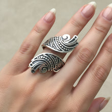 Load image into Gallery viewer, Penacho Ring – Bold Feather Statement in .925 Sterling Silver
