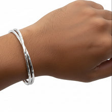 Load image into Gallery viewer, Enlace Bracelet – Linked Tube Bangle in .925 Sterling Silver