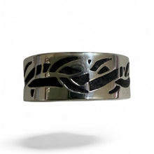 Load image into Gallery viewer, Ballenas Ring – Carved Whale Band in .925 Sterling Silver
