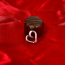 Load image into Gallery viewer, Corazon Pendant
