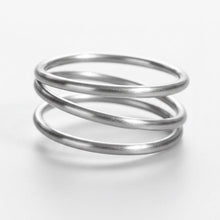 Load image into Gallery viewer, Tres Aros Ring – Triple Band Illusion in .925 Sterling Silver
