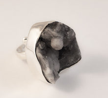 Load image into Gallery viewer, Ring Natural Geode
