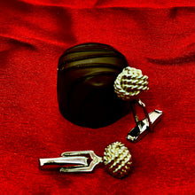 Load image into Gallery viewer, Torzal Cuff Links
